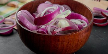 Cuisine  astuces pour ne plus pleurer en épluchant des oignons