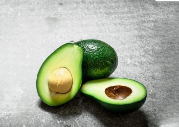 DES AVOCATS BIEN VERTS MEME APRES LES AVOIR COUPES