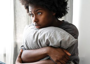 En couple mais Seul(e) ! Au secours, mon partenaire travaille trop !