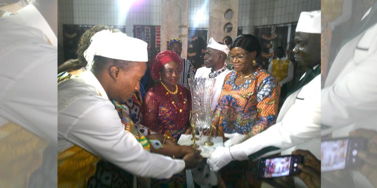 11e édition du Prix Houinyigan : L’honorable Esther Ayélé GABIAM sacrée femme modèle de l’année 2022