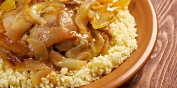 Recette du Poulet Yassa, un plat succulent du Sénégal