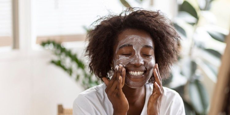 5 recettes de masques maison pour une peau éclatante 