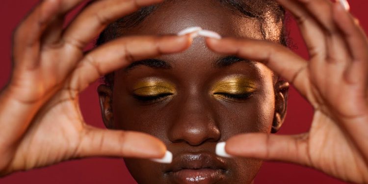 Beauté et spiritualité quand le maquillage devient rituel