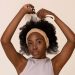 Comment prendre soin de ses cheveux naturels sans se casser la tête 