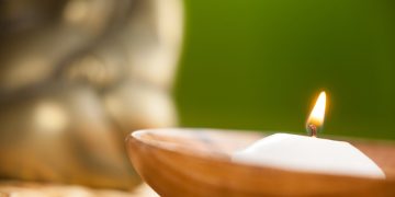 Trataka : le pouvoir insoupçonné du yoga de la bougie