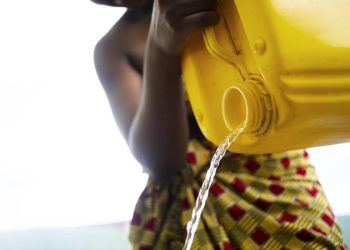 Offrir de l'eau à boire… Un geste riche de symboles